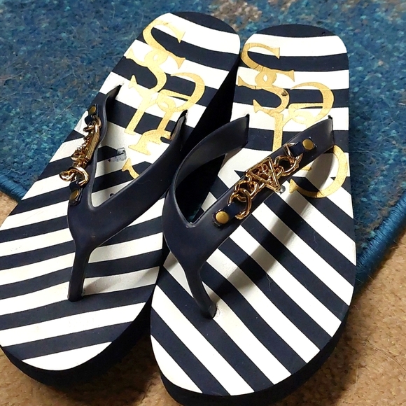 Guess Shoes - Guess Flip Flops